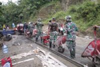 Hari Minggu Libur, Tidak Berlalu Bagi Satgas TMMD Sengkuyung