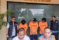 Kapolsek kembangan Kompol Billy Gustiano Barman beserta jajaran menggelar Pers rilis kasus pembacokan anggotanya