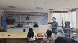 Ketua PWI DKI Jakarta Rapat dengan seluruh pengurusdi Markas PWI Jaya, Gedung Prasada Sasana Karya lantai 9