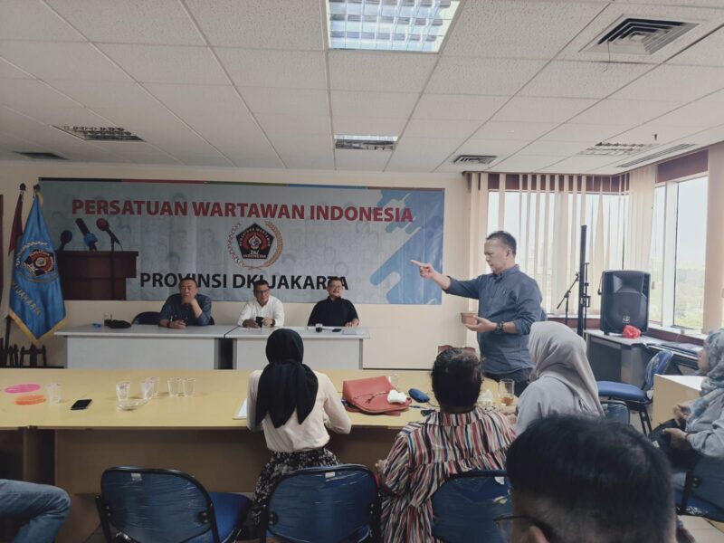 Ketua PWI DKI Jakarta Rapat dengan seluruh pengurusdi Markas PWI Jaya, Gedung Prasada Sasana Karya lantai 9