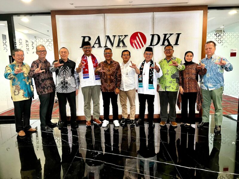 Pengurus Persatuan Wartawan Indonesia (PWI) Jaya mengadakan kunjungan silahturahmi dengan jajaran direksi Bank DKI