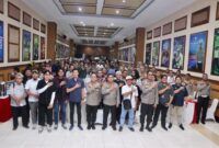 Kapolda Metro Jaya Irjen Pol. Karyoto, menggelar silaturahmi dengan Insan Pers yang tergabung dalam Forum Wartawan Polri (FWP) di Aula TMC Ditlantas Polda Metro Jaya,