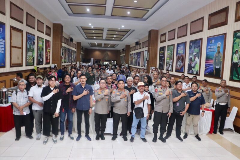 Kapolda Metro Jaya Irjen Pol. Karyoto, menggelar silaturahmi dengan Insan Pers yang tergabung dalam Forum Wartawan Polri (FWP) di Aula TMC Ditlantas Polda Metro Jaya,