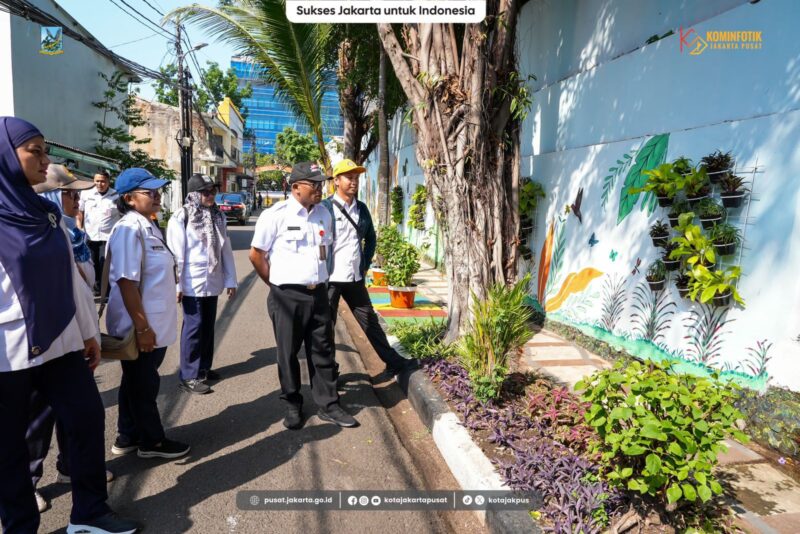Sekko Administrasi Jakarta Pusat Bakwan Ferizan Ginting melakukan monitor penataan kawasan triwulan II di Kecamatan Cempaka Putih, Johar Baru, dan Menteng. 