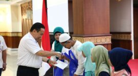 Salah satu keutamaan bulan Muharram yang perlu kita pahami bersama adalah perhatian khusus kepada anak-anak yatim, karena dalam Islam anak yatim memiliki kedudukan yang sangat istimewa