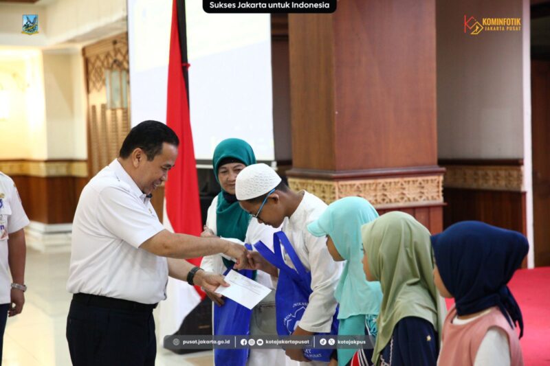 Salah satu keutamaan bulan Muharram yang perlu kita pahami bersama adalah perhatian khusus kepada anak-anak yatim, karena dalam Islam anak yatim memiliki kedudukan yang sangat istimewa