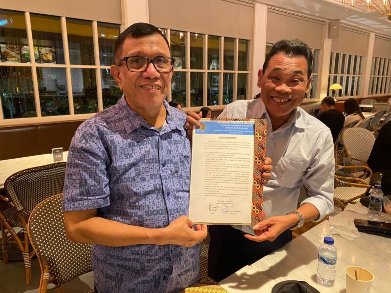 PWI Sumsel menolak keputusan DK PWI Pusat yang memberhentikan sepenuhnya Hendry Ch Bangun sebagai anggota PWI. Pemberhentian tersebut dinilai tidak mendasar dan tidak sesuai dengan aturan serta prosedur yang ada,