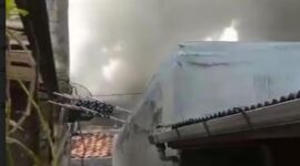 Jago Merah menghanguskan bangunan rumah tinggal di Jalan Petamburan V, Kelurahan Petamburan, Kecamatan Tanah Abang, Jakarta Pusat pada Kamis
