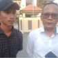 Tim Advokasi DPD GRIB JAYA Riau, Pius Situmorang (Putih), Bersama Korban Rekayasa Kasus, M Andre. Ket : Istimewa