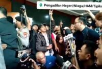 Ikatan Wartawan Hukum (Iwakum) mengecam kekerasan yang dilakukan sejumlah pendukung mantan Menteri Pertanian (Mentan) Syahrul Yasin Limpo (SYL) terhadap wartawan