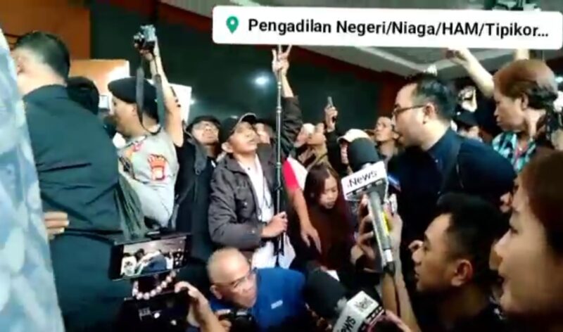 Ikatan Wartawan Hukum (Iwakum) mengecam kekerasan yang dilakukan sejumlah pendukung mantan Menteri Pertanian (Mentan) Syahrul Yasin Limpo (SYL) terhadap wartawan
