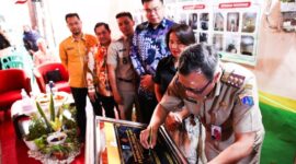 Wali Kota Administrasi Jakarta Pusat Dhany Sukma meresmikan dua rumah hasil program bedah rumah Baznas Bazis, di kawasan Jalan Mangga Besar XIII, Kelurahan Mangga Dua Selatan, Kecamatan Sawah Besar