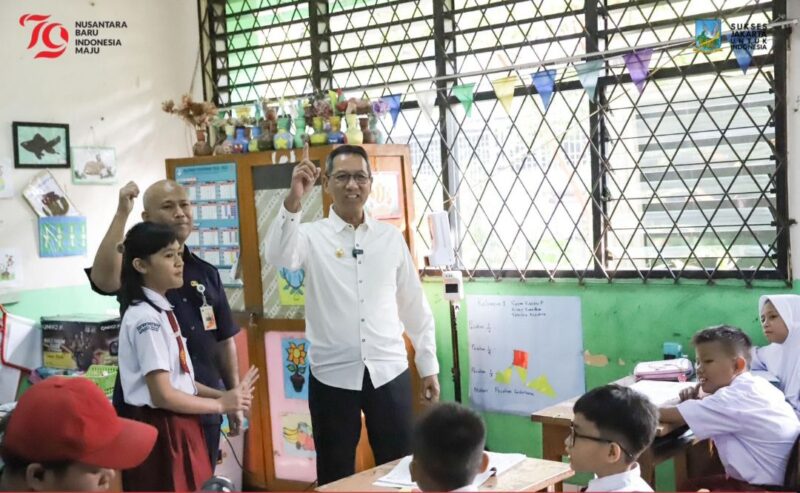 PJ Gubernur Herujuga meminta para orang tua untuk mendampingi anak-anak dalam meningkatkan kemampuan membaca dan menulis di rumah