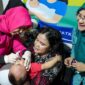 Mirdiyanti Heru meninjau pelaksanaan Pekan Imunisasi Nasional (PIN) Polio, di 

Posyandu Melati RW 08, Gang An Nur, Jalan Sumbadra, Kelurahan Tanah Tinggi, Kecamatan Johar Baru, Jakarta Pusat