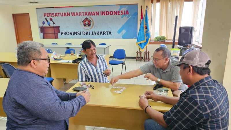 Foto:

Jelang Porwanas XIV di Banjarmasin pada tanggal 20-25 Agustus 2024, tim domino PWI Jaya giat mengintensifkan pelatihan.