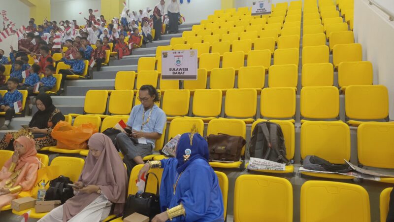Opening ceremony Porwanas yang digelar di Stadion Paman Birin, Kota Banjarbaru, Provinsi Kalimantan Selatan, Kamis (22/8/2024)  terkesan garing akibat minimnya jumlah peserta yang mengikuti kegiatan tersebut. Kondisi itu menjadi catatan buruk mengingat pelaksaan acara pembukaan pada Porwanas sebelumnya selalu ramai peserta