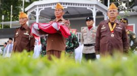 Pengibaran Bendera Merah Putih di Hari ke 2