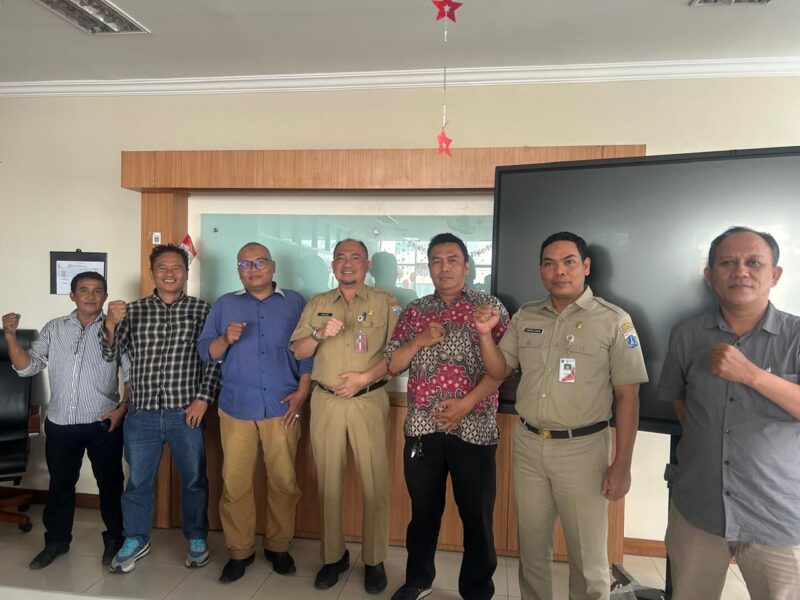 Foto Pokja PWI Walikota Jakpus bersama Kepala Suku Badan Aset Jakarta Pusat
