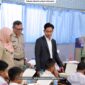Wali Kota Administrasi Jakarta Pusat Dhany Sukma mendampingi Wakil Presiden (Wapres) RI Gibran Rakabuming Raka