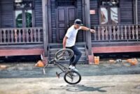 Juara Dunia Freestyler BMX Meriahkan Kick Off HPN 2025 di Anjungan Riau TMII