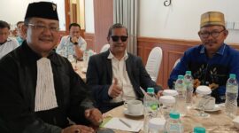 Foto:
Erman Umar (tengah) bersama pengurus DPP KAI (dok Humas)