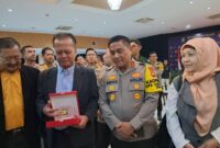 Foto: Kapolda Metro Jaya, Irjen Pol Karyoto, S.I.K: Tetap Kritisi Saya Ya!