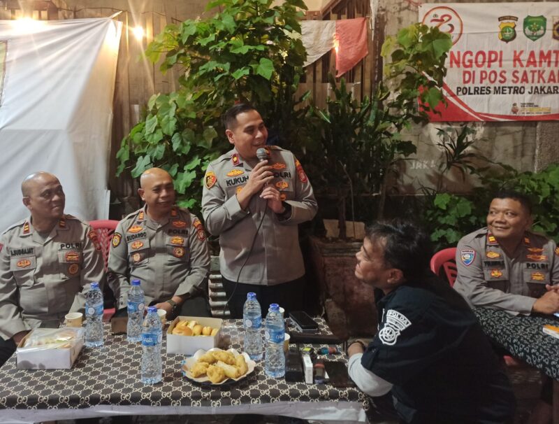 Foto: Kapolsek Tambora M. Kukuh Islami memberikan pemaparan mengenai rawan tauran di setiap wilayah