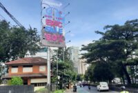 Foto: Reklame Ilegal Menantang Hukum di Jakarta, Pemprov DKI Didesak Bertindak Tegas
