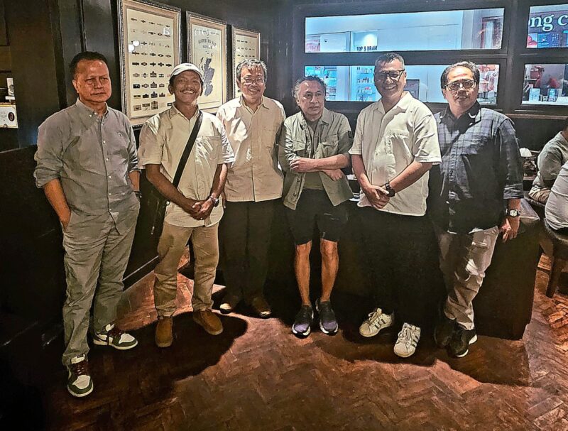 Foto: lstimewa ketika pengurus Persatuan Wartawan Indonesia (PWI) Jaya dan PWI Pusat berkumpul di Juntos Bar & Grill, Lotte Mall Jakarta Selatan