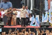 Foto: Presiden RI Prabowo Subianto di Tengah Masa Demo Hari Buruh