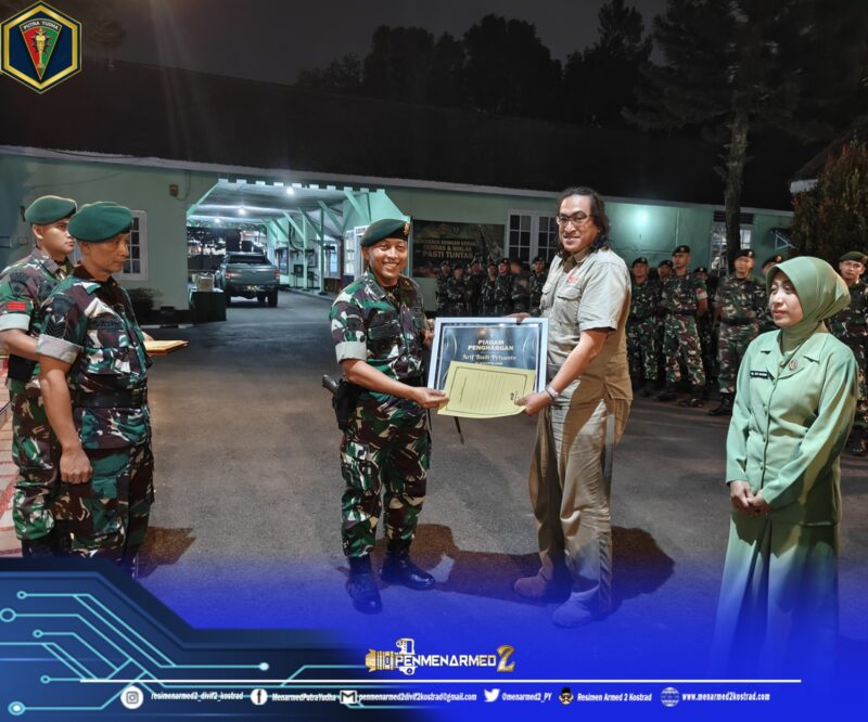 Foto: Danmenarmed 2 Kostrad Berikan Jam Pimpinan kepada Seluruh Warga Menarmed 2 Kostrad