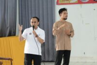 Foto: Perwakilan Ketua Panti Sosial Bina Netra dan Rungu Wicara (PSBNRW) Cahaya Batin, Yayan Firmansyah didampingi oleh Juru Bahasa Isyarat, mengajak masyarakat agar dapat bersama-sama untuk berkontribusi dalam mewujudkan pendidikan yang inklusif dan berdaya.