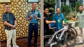 Foto: Ketua PWI Jaya Kesit Budi Handoyo dan Panglima Komando Armada Republik Indonesia (Pangkoarmada RI) Laksamana Madya TNI Denih Hendrata menyatakan dukungan penuh terhadap kegiatan Fun Bike yang diselenggarakan Persatuan Wartawan Indonesia (PWI) Jaya