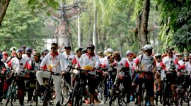 Foto ilustrasi: Kemeriahan sepeda santai Pokja PWI Wali Kota Jakarta Utara, Minggu (1/9/2024) saat finis di Pasar Seni, Ancol.