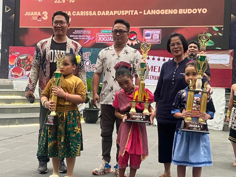 3 perai piala, Lomba Tari Kreasi Nusantara di Provinsi Daerah Istimewa Jogjakarta Terselenggara Dengan Sukses