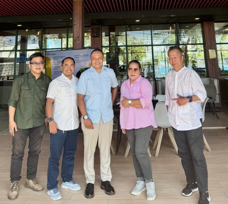 Keterangan foto, dari kiri ke kanan: Rio Winto, Daniel Windriatmoko, Agung Praptono, Nonnie Rering, dan Tb Adhi, wakabid kerja sama & hubungan antarlembaga PWI Jaya.