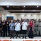 Drs. Arifin Wali Kota Administrasi Jakarta Pusat bersama Rachmat Kasuban Kesbangpol, Direktorat Ormas Kemendagri, akademi, dan praktis.