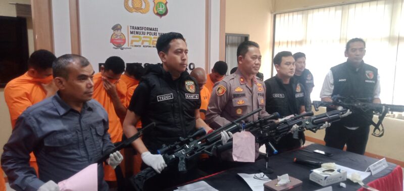 10 Orang Diamankan Polisi dalam Kasus Penyerangan Bersenjata di Kemang, Jum'at (2/5/25). Foto: (doc/fhm/Okj).