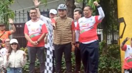 Drs.Arifin Wali Kota Jakpus melepas 1.250 peserta Fun Bike Siwo PWI Jaya 2025