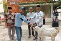 Camat Cempaka Putih Berbagi Qurban, Tiga Kelurahan Terima Bantuan Hewan