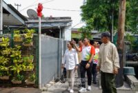 Wali Kota Jakpus Dampingi Happy Djarot Tinjau Bedah Rumah di Tanah Tinggi