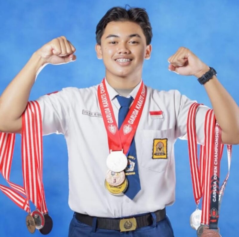 Fatih Altaf Ar Rasyid, Berprestasi dalam Olahraga Karate Bercita-Cita Masuk Akmil.