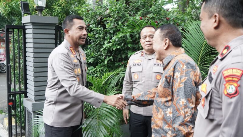 Kapolsek Kompol Abdul Jana Dampingi Kapolres Jakarta Barat Gandeng Tokoh Agama dan RW Wujudkan Kamtibmas Kondusif.