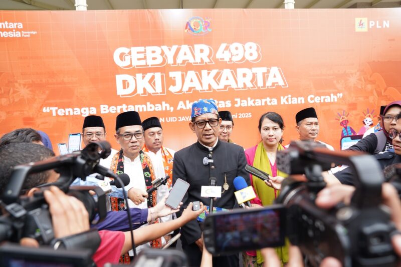 (Peci Biru) General Manager PLN UID Jakarta Raya, Moch. Andy Adchaminoerdin menyampaikan bahwa kado Hari Ulang Tahun Jakarta, PLN memberikan diskon tambah daya 50% Gebyar 498 DKI Jakarta dalam acara Launching Promo Tambah Daya 50% Gebyar 498 DKI Jakarta di Kantor PLN UID Jakarta Raya (19/06).