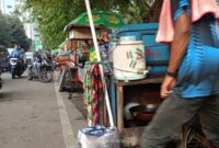 Surat Peringatan PPKK Batasi Akses PKL ke PRJ, Warga: “Kami Selalu Jaga Ketertiban”
