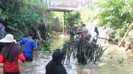 Bakti Nyata TNI di Perbatasan: Yonkav 3/AC Rayakan HUT dengan Aksi Peduli Lingkungan.
