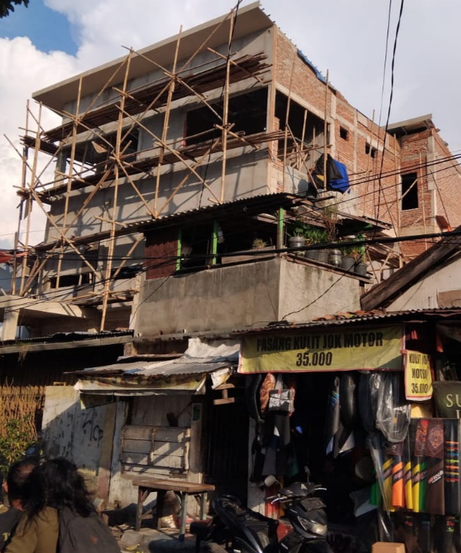 Bangunan bermasalah di Jalan Rawa Selatan IV, RT 017 RW 03,