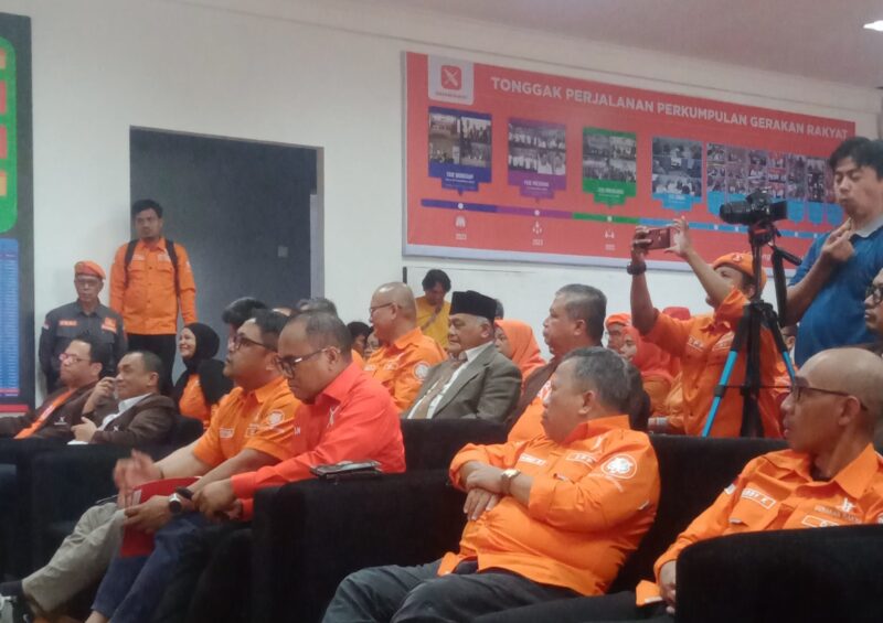 Foto: Ketua Umum Gerakan Rakyat, Syahrin Hamid bersama Jajaran. (Dok/Fhm/Okj)
