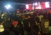 Foto: Suasana Konser Iwan Fals bersama band T’Koos Jakarta menutup rangkaian konser spektakuler di Ex Hanggar Teras Pancoran, Sabtu (14/6/2025)