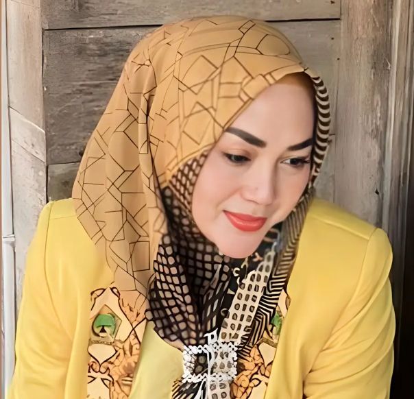 Foto: Hj. Eneng Ita Rosita Puspitasari SST, MM, MKES. (Dok-tangkapan layar TikTok pribadi)